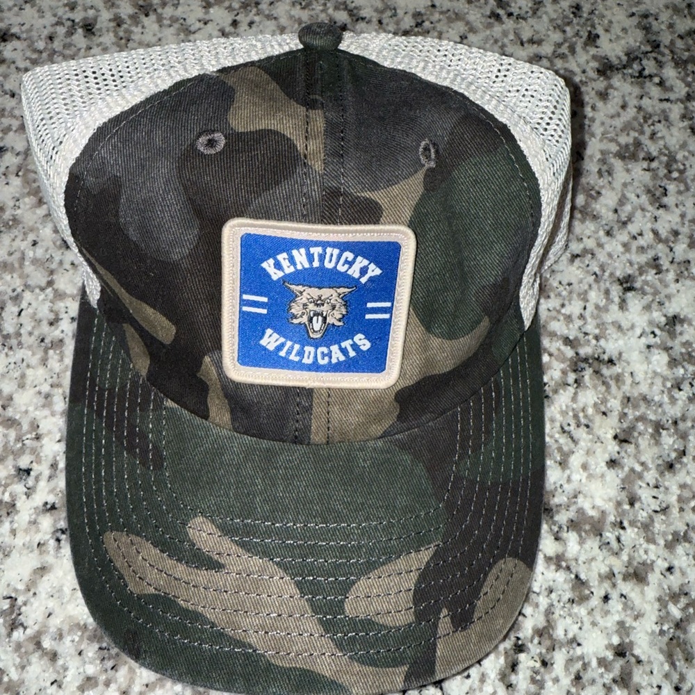 Kentucky Wildcats Camo Snapback - Never Worn